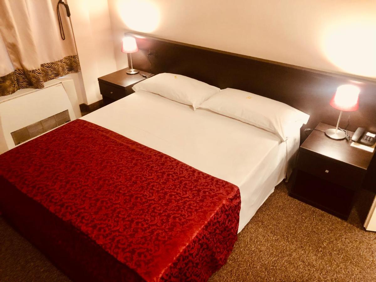Hotel Malpensa Inn Aereoporto Tornavento エクステリア 写真