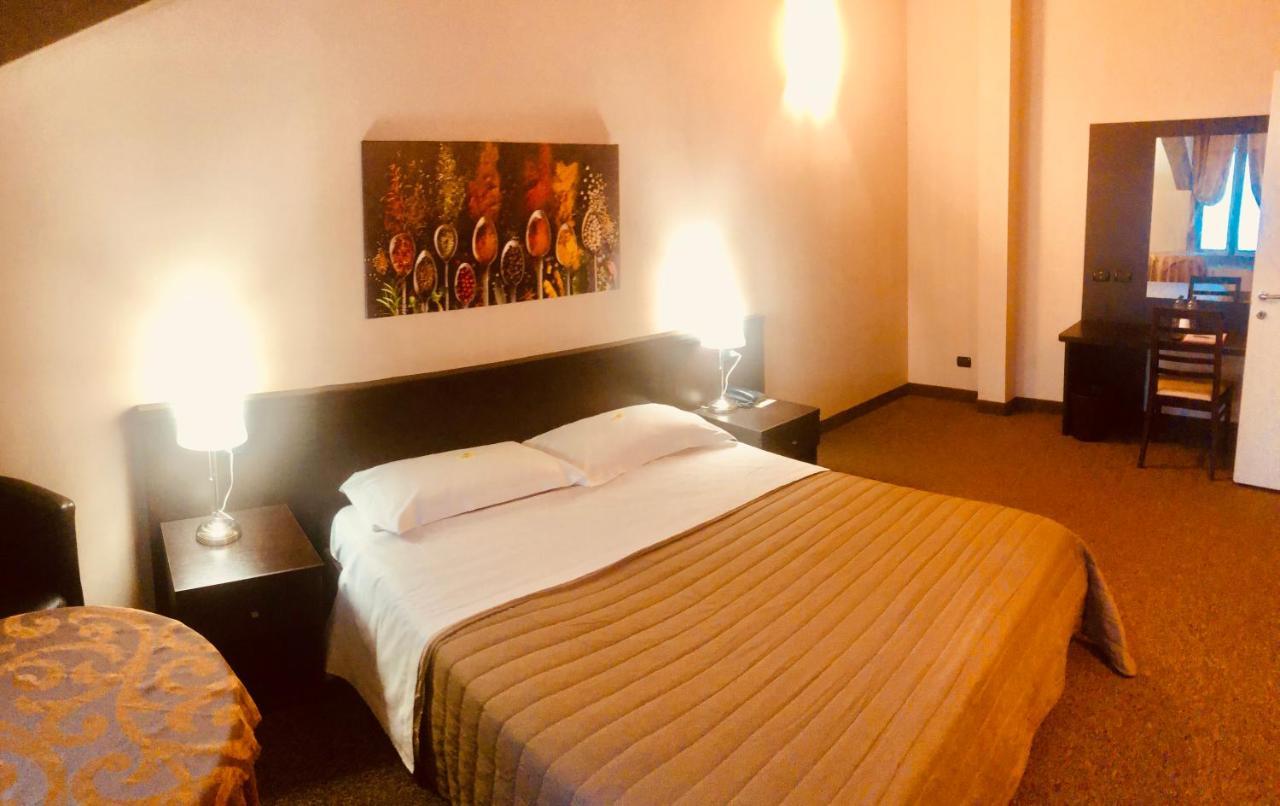 Hotel Malpensa Inn Aereoporto Tornavento エクステリア 写真