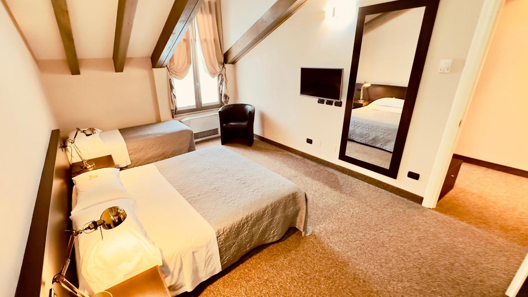 Hotel Malpensa Inn Aereoporto Tornavento エクステリア 写真