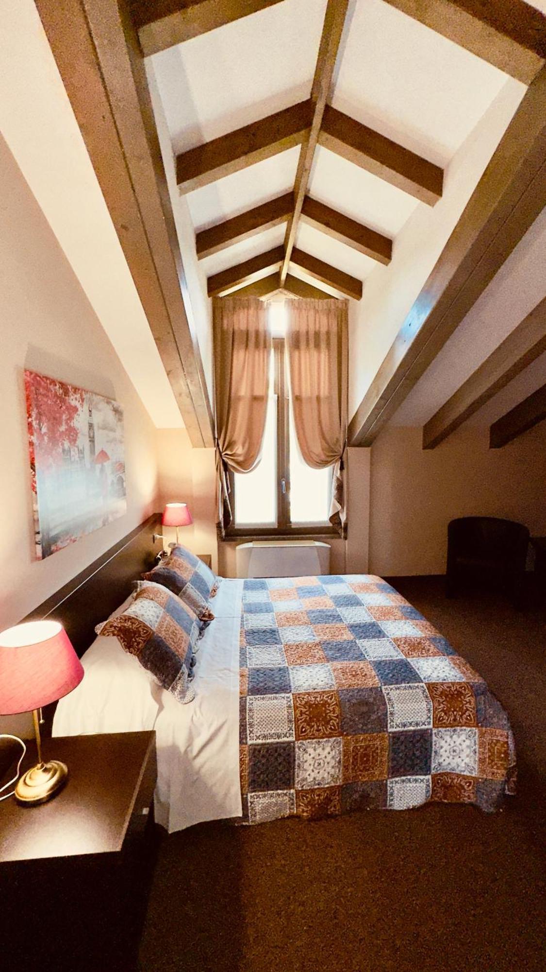 Hotel Malpensa Inn Aereoporto Tornavento エクステリア 写真